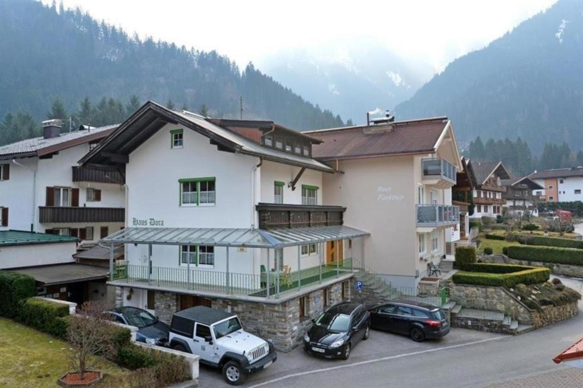 Haus Dora Apartment 2 Penken Mayrhofen Esterno foto